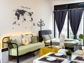 Beacon Executive Suite with Skypool 2BR 11pax GeorgeTown Penang